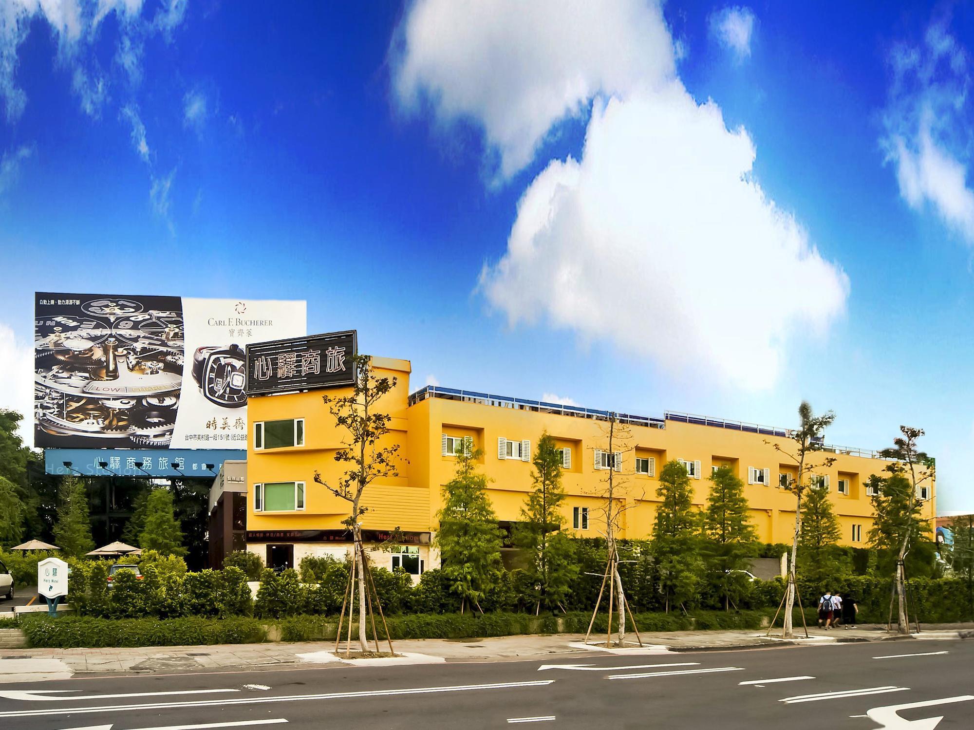 Herz Motel Taichung Esterno foto